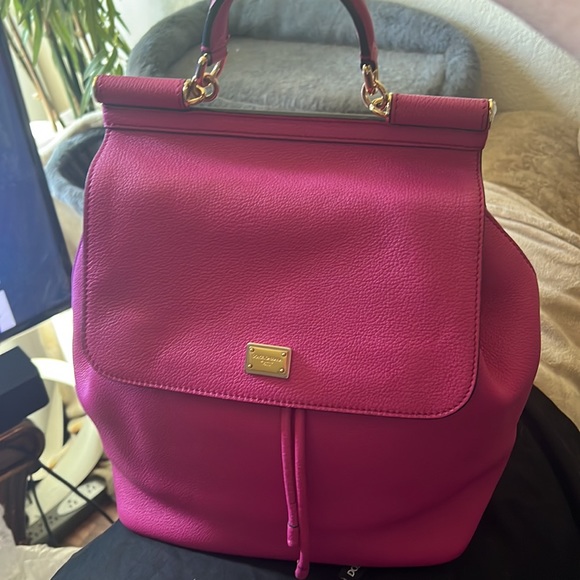 Stunning Barbie Pink Leather Dolce & Gabbana Backpack with gold hardware - Picture 4 of 12